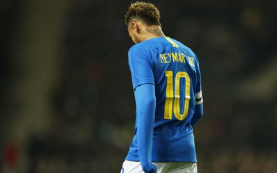 华体会独家-利瓦科维奇扑点球毫不费力